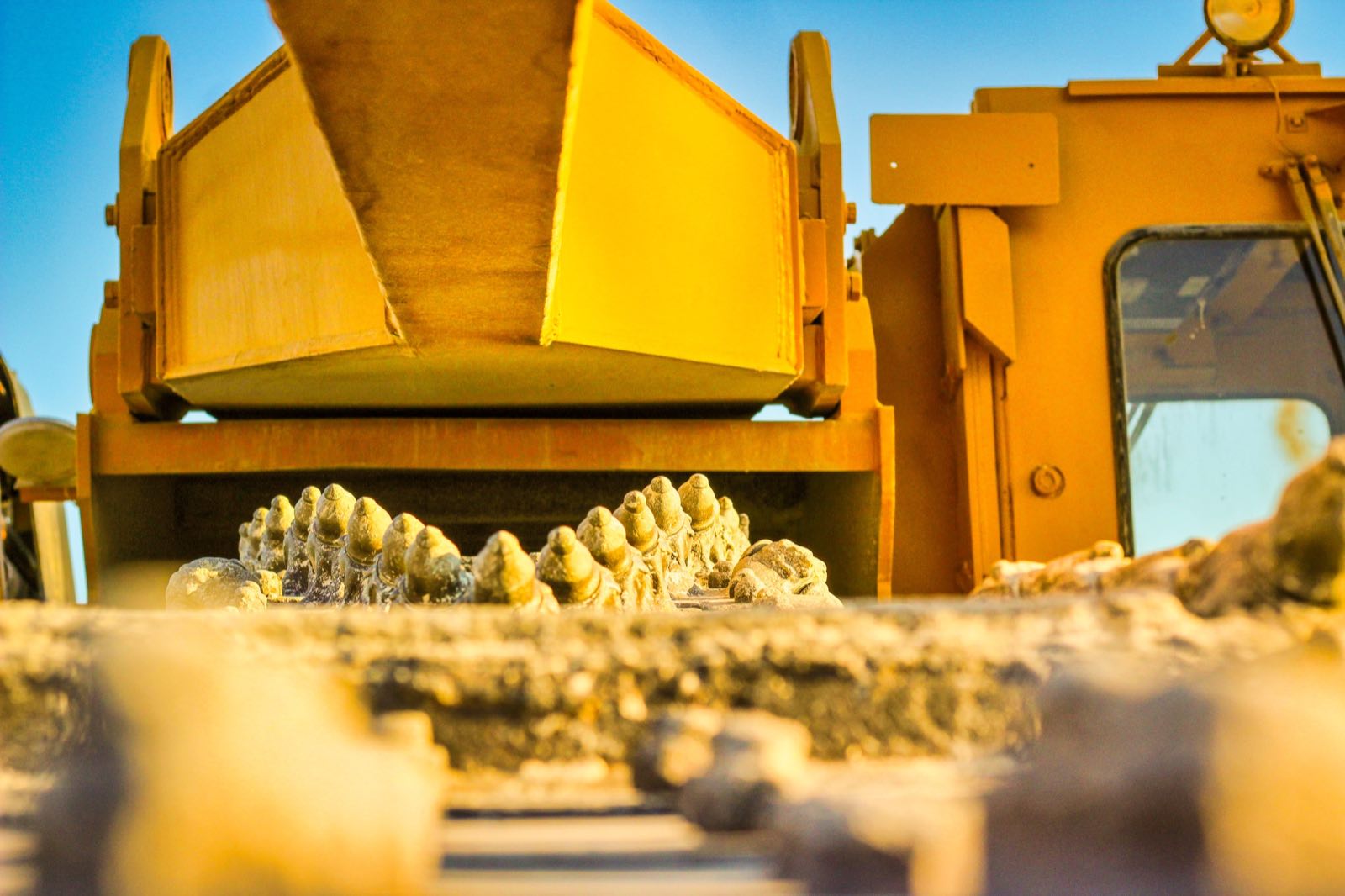 Détail d’une machine de travail routier